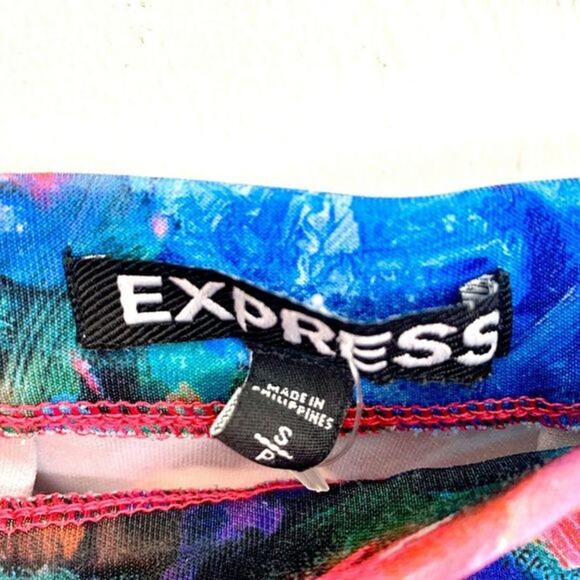 EXPRESS Floral Mini Skirt Fit & Flare Size S Pleated High Waist Black Pink Blue - Picture 4 of 4